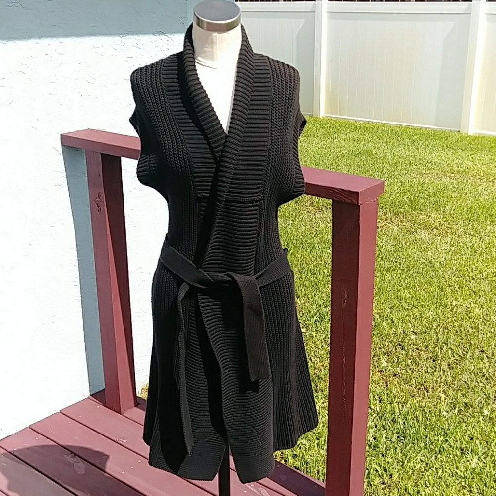 Bay Studio Women's Sleeveless Sweater.